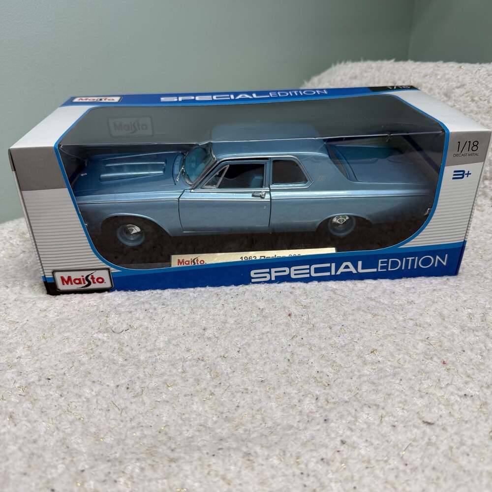 Maisto 1/18 Scale 1963 Dodge 330 Special Edition Diecast Model NEW IN BOX Mopar